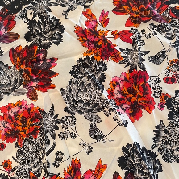 Rare! NWT! Bebe Silk Camisole Flowers Birds Lace Medium - Picture 8 of 12